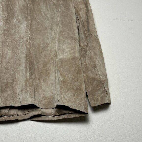 Elegant Beige Suede Blazer - Picture 12 of 14